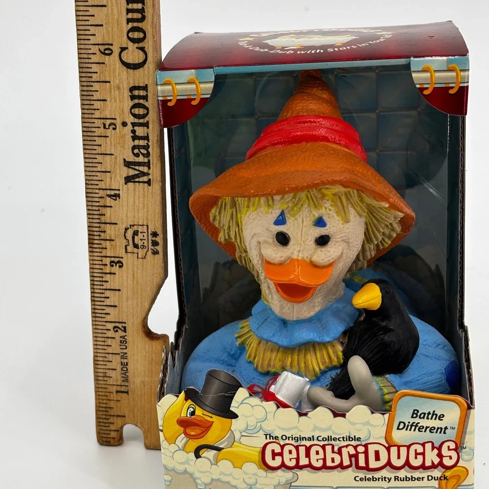 CelebriDucks Rubber Duck Blue Wizard‎ of Oz Scarecrow 2006 81009 Jeep